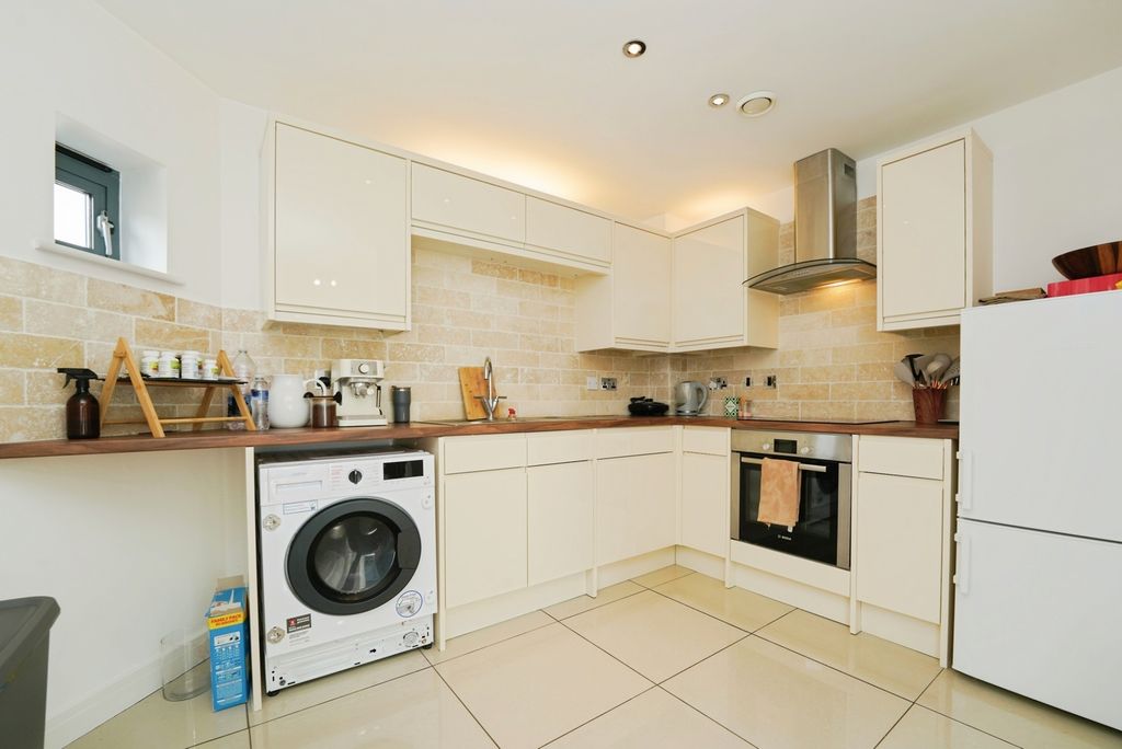 Property photo 3 of 19 Photo