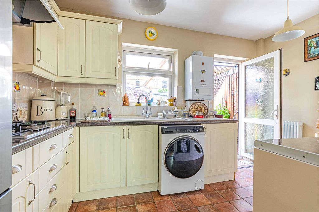 Property photo 2 of 17 Picture No. 01