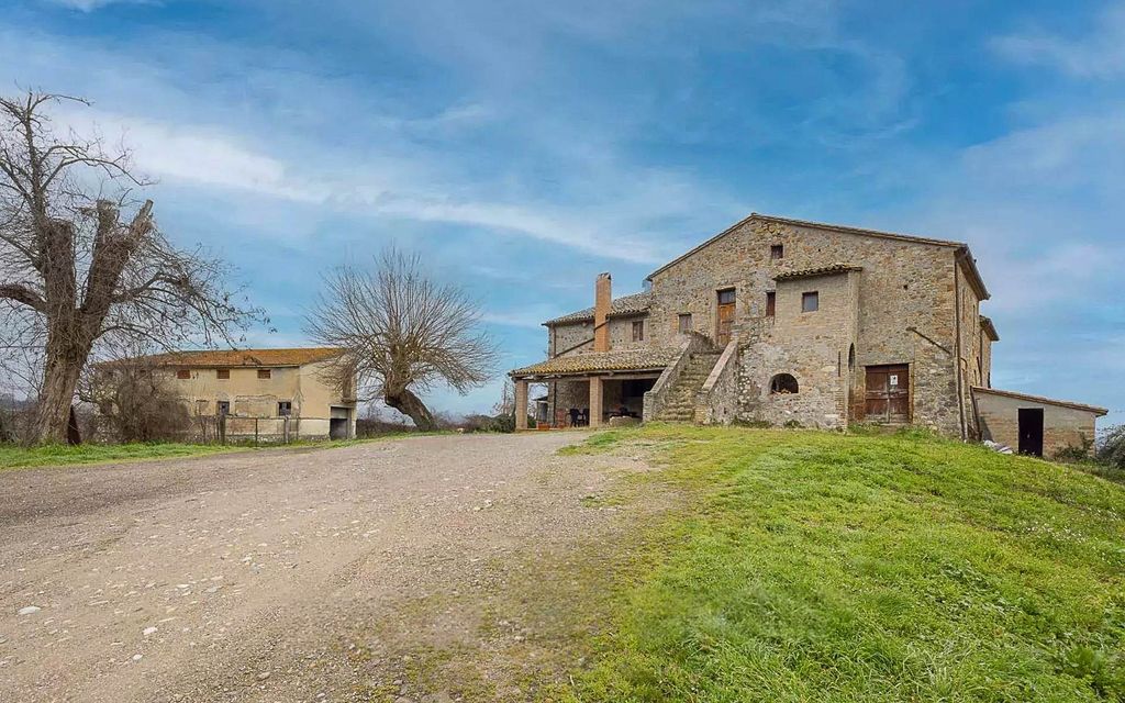 Property photo 2 of 30