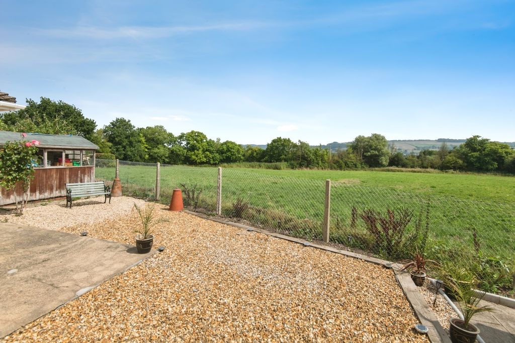Property photo 3 of 17 Photo
