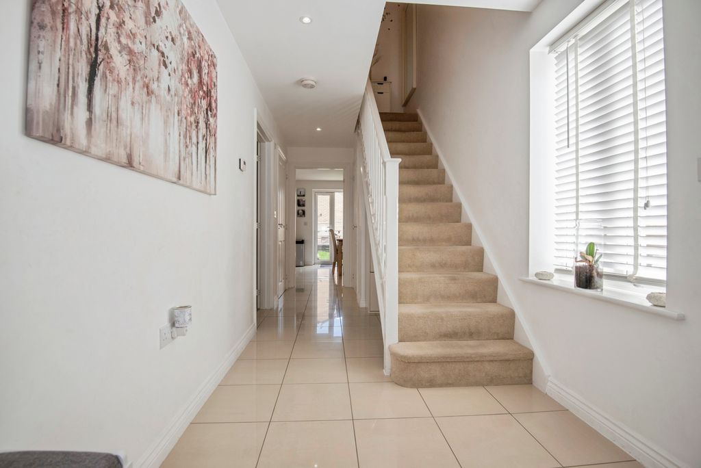 Property photo 2 of 20 Pbox-Img.Jpg
