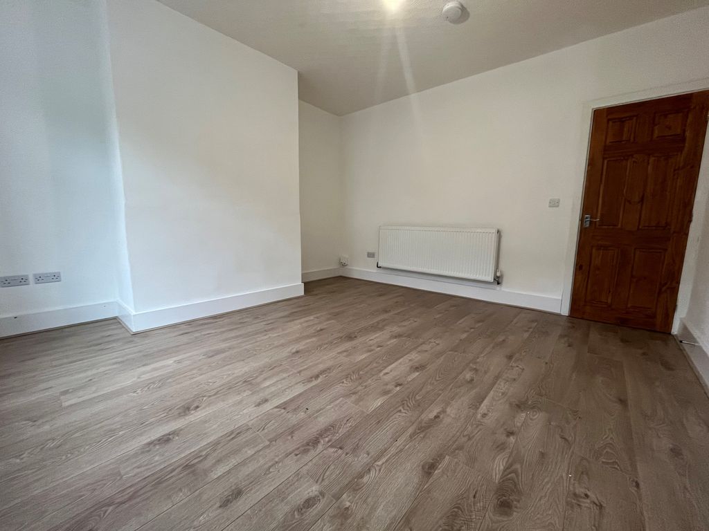 Property photo 2 of 8 Living Room