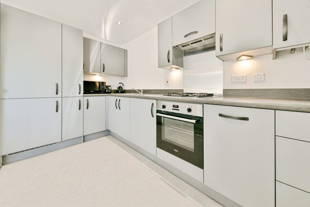 Property photo 3 of 17 Pbox-Img.Jpg