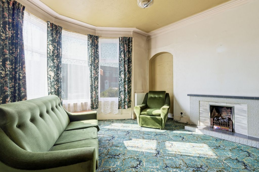 Property photo 2 of 16