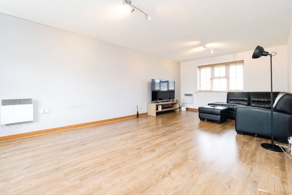 Property photo 2 of 17 Lounge/Diner