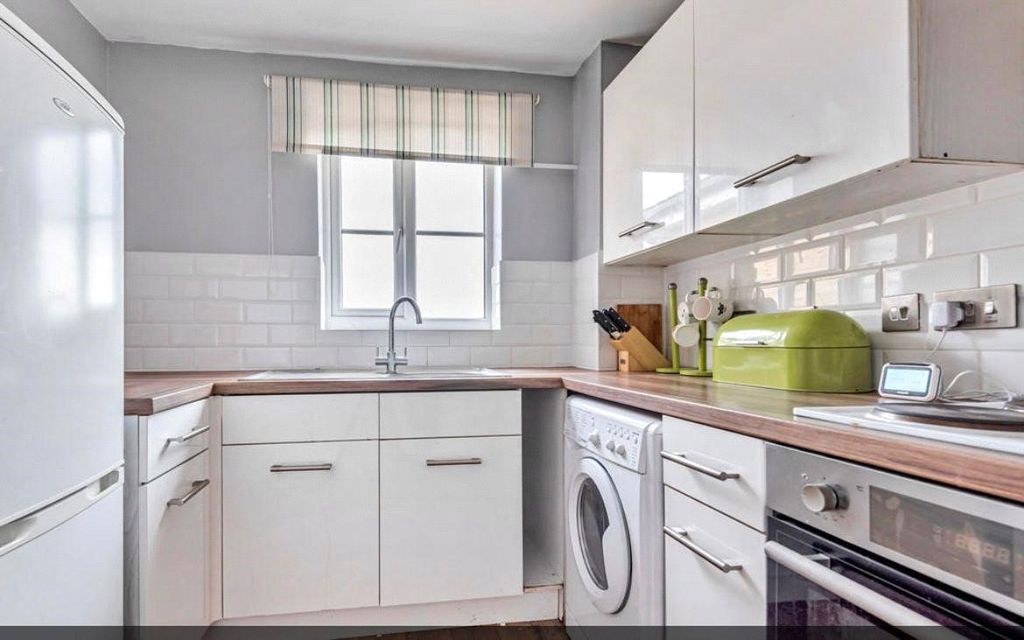 Property photo 1 of 8 Kitchen