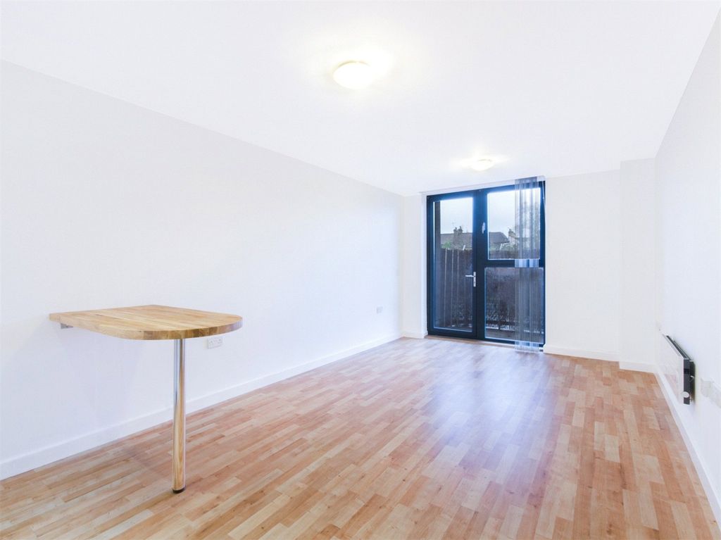 Property photo 3 of 9 Picture No. 05
