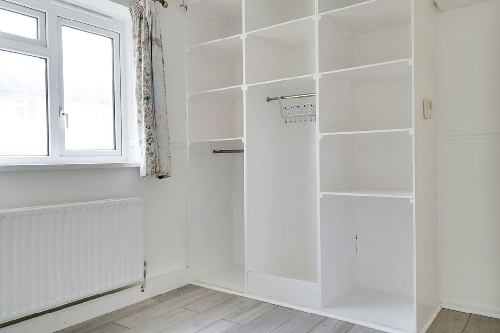 Property photo 2 of 11 4795342