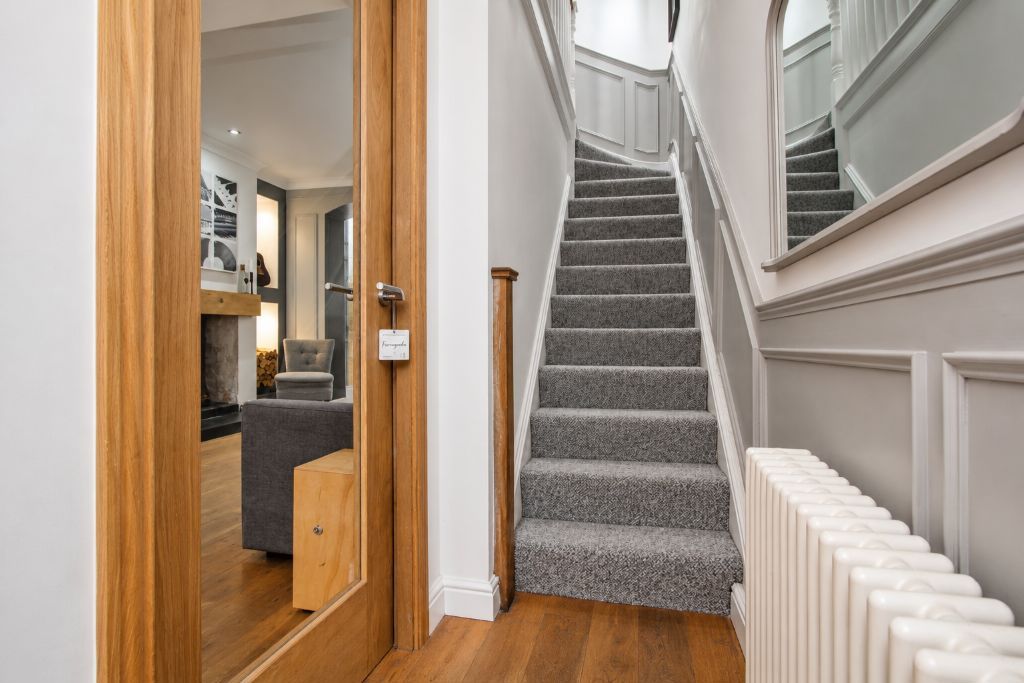 Property photo 3 of 26 Entrance Hallway