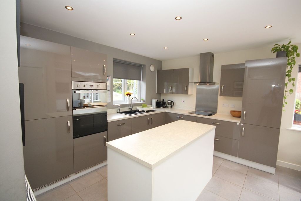 Property photo 3 of 30