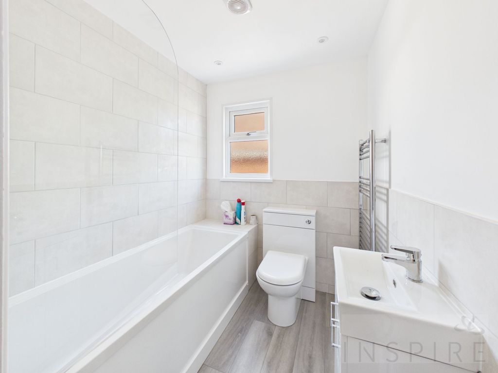 Additional image 7 of 4 bed detached house to rentFarhalls Crescent, Horsham RH12