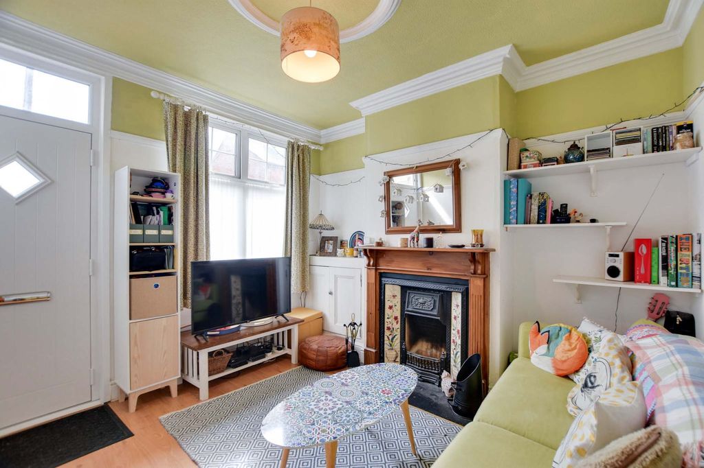 Property photo 2 of 11