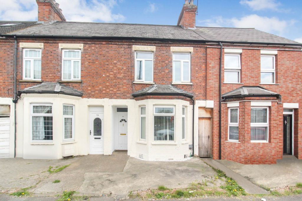 Property photo 1 of 11