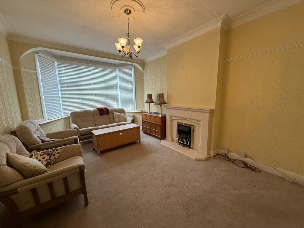 Property photo 2 of 11 Photo 2