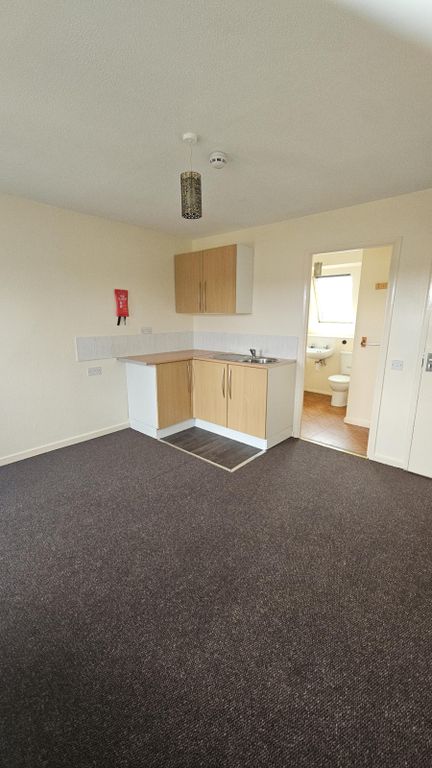 Property photo 1 of 3