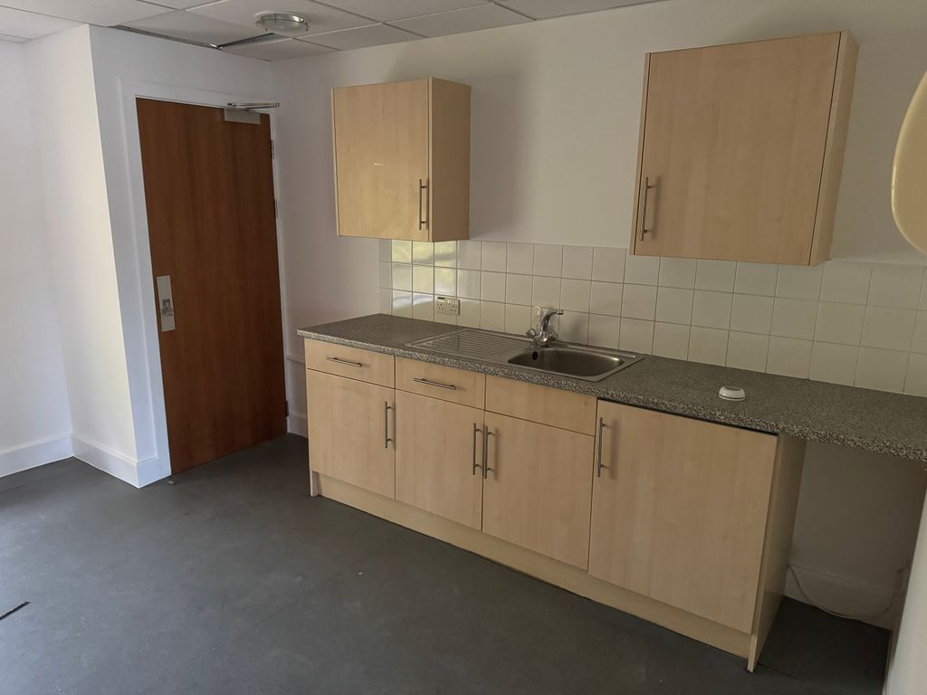 Property photo 3 of 4 Kitchen Ff