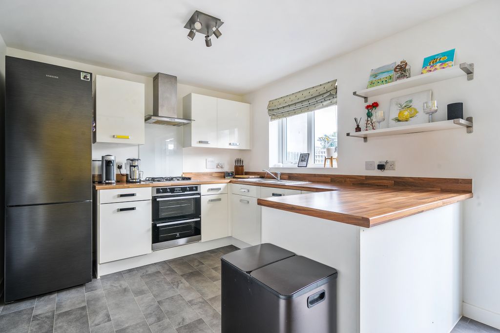 Property photo 3 of 22 1410406-9-698Df2De39440