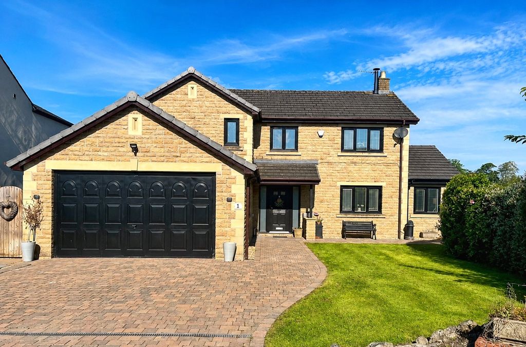 Property photo 1 of 27 External
