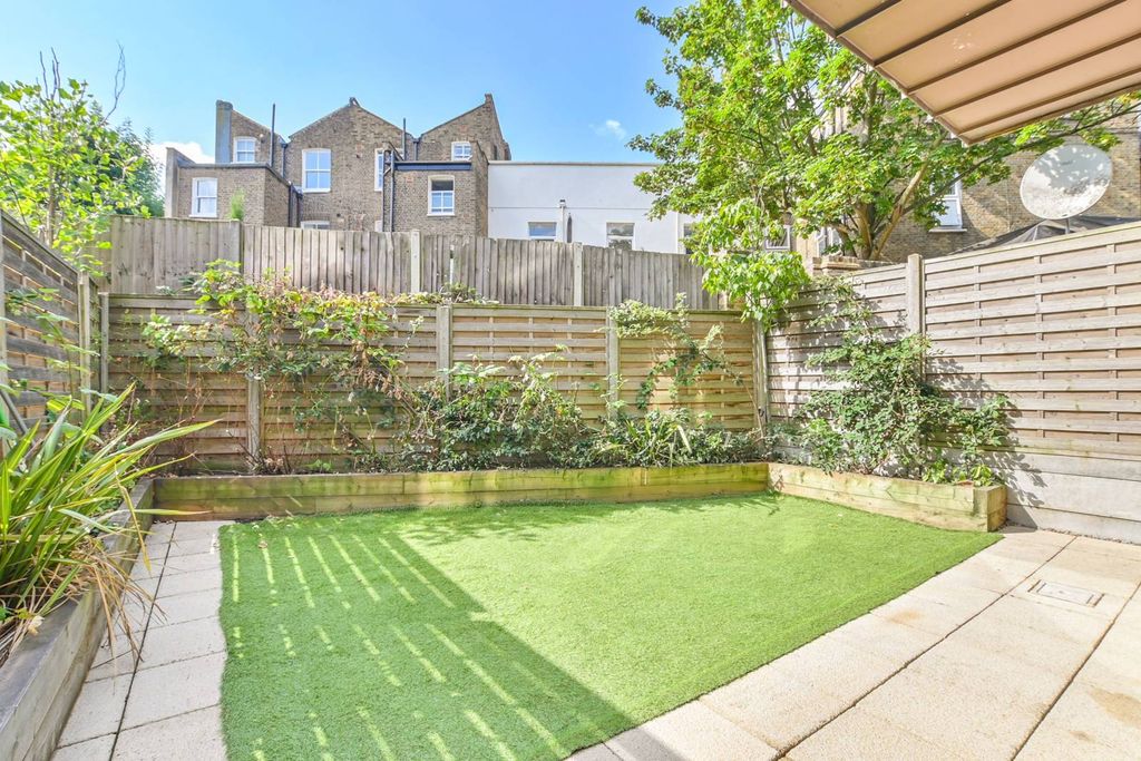 Property photo 3 of 12