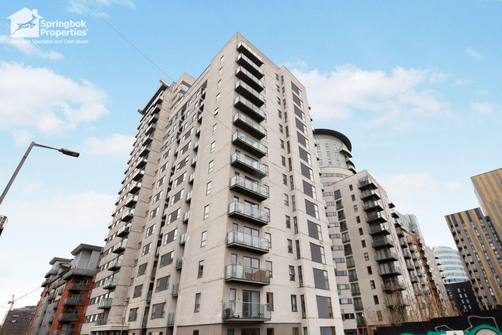 Property photo 1 of 10 Front View