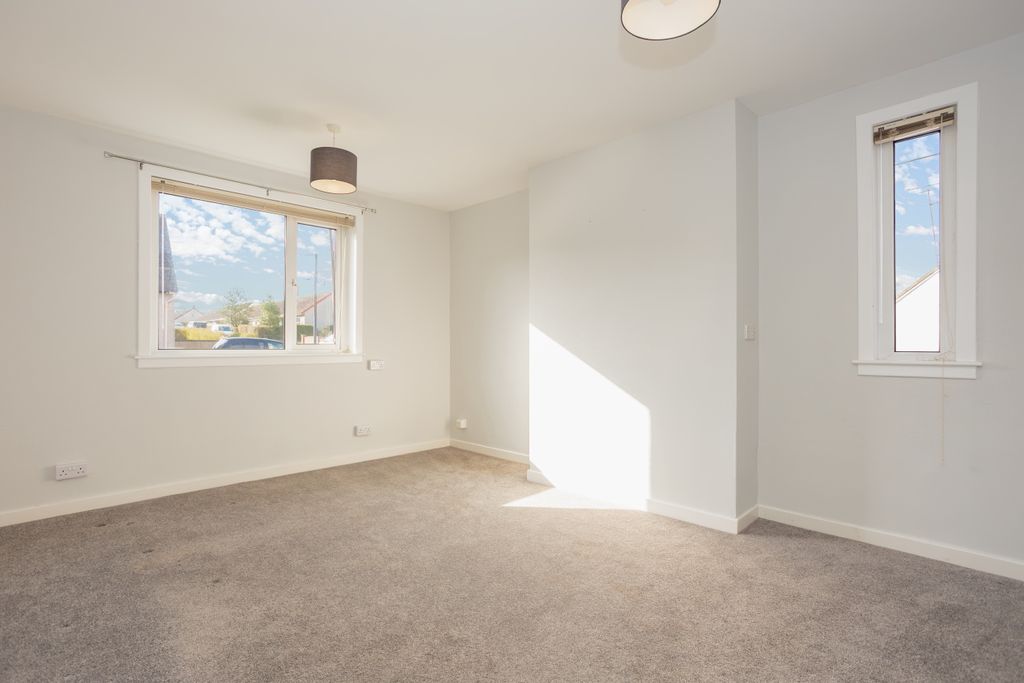 Property photo 2 of 29 Lounge