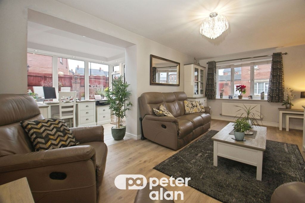 Property photo 3 of 35