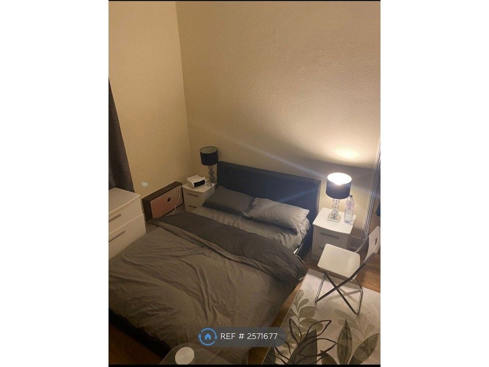 Property photo 3 of 9 Room 1 Double
