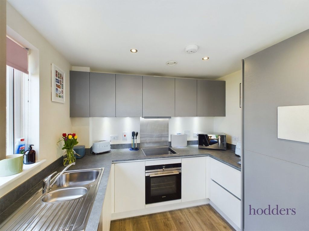 Property photo 2 of 16 Picture No. 13