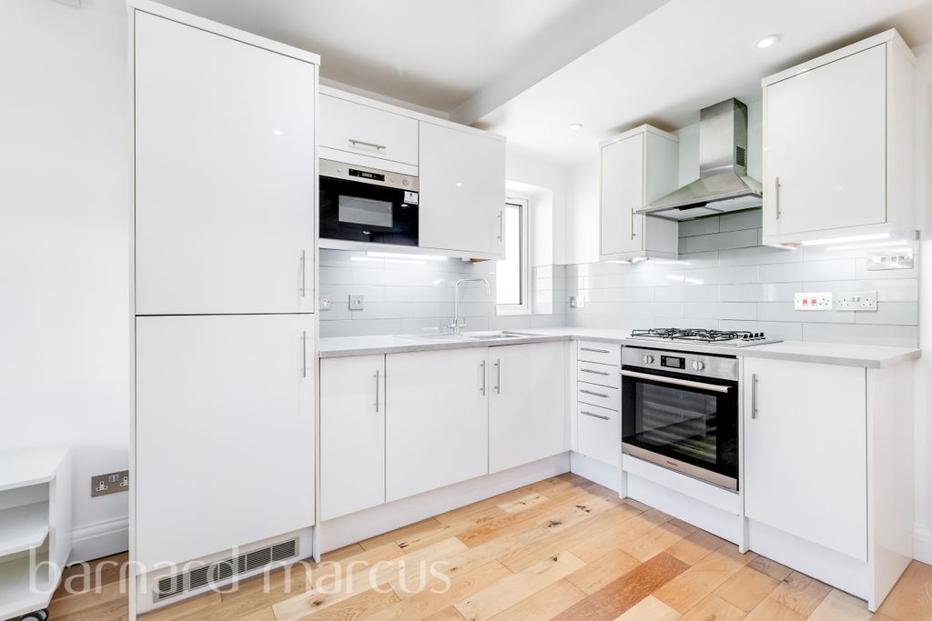 Property photo 3 of 8 Image