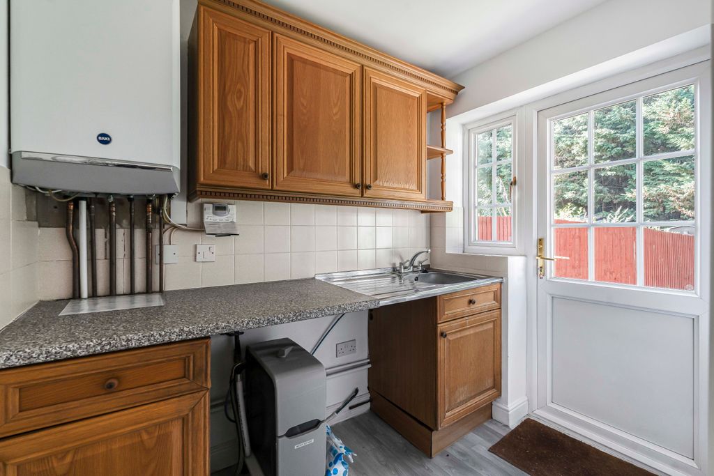 Property photo 3 of 12 Utility Room