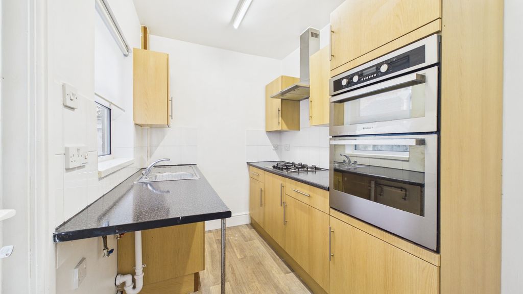 Property photo 2 of 11 5567674