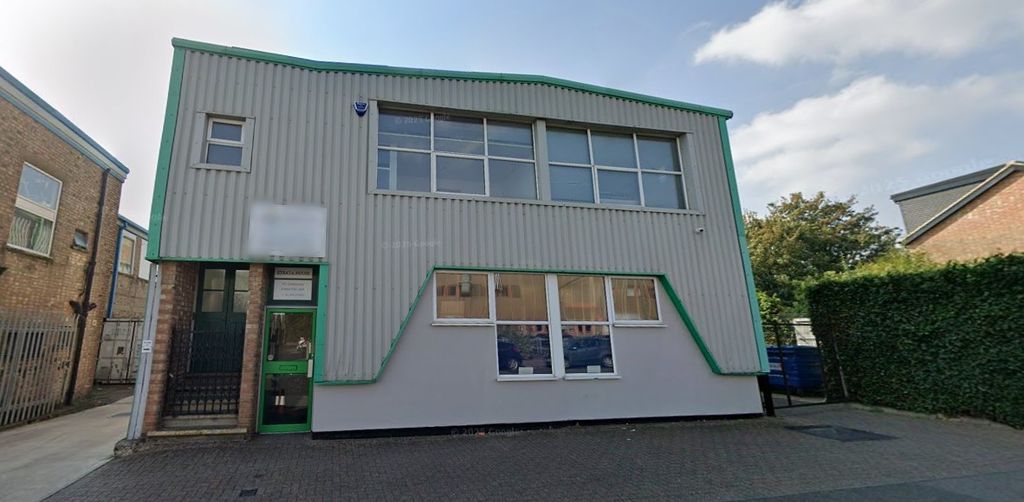 Property photo 2 of 17