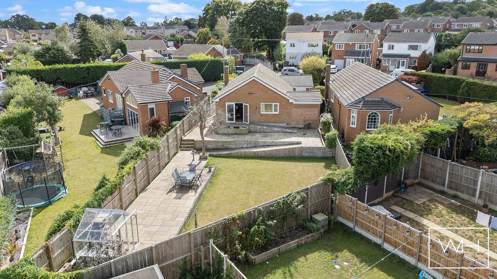 Property photo 2 of 20 2 Aintree Close, Cusworth 25_297