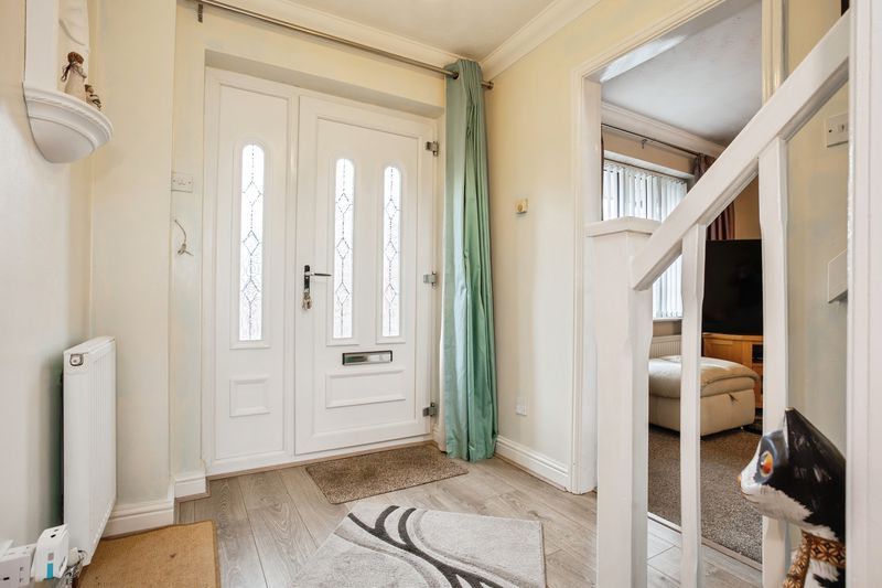 Property photo 2 of 25 Entrance Hall