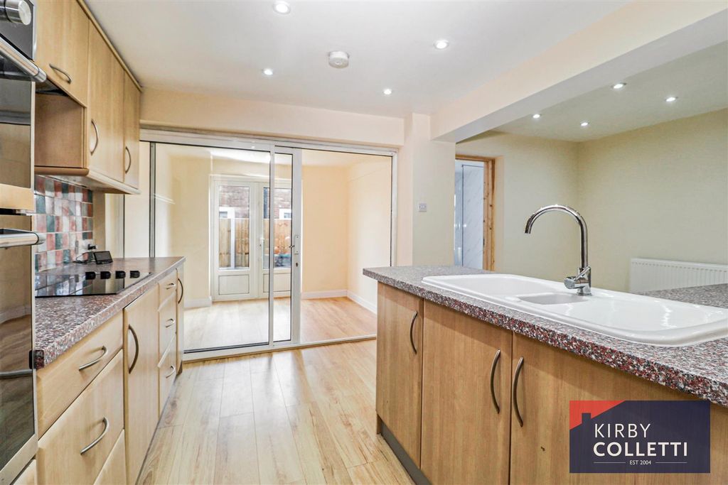 Property photo 2 of 20 Kicthen/Breakfast Room