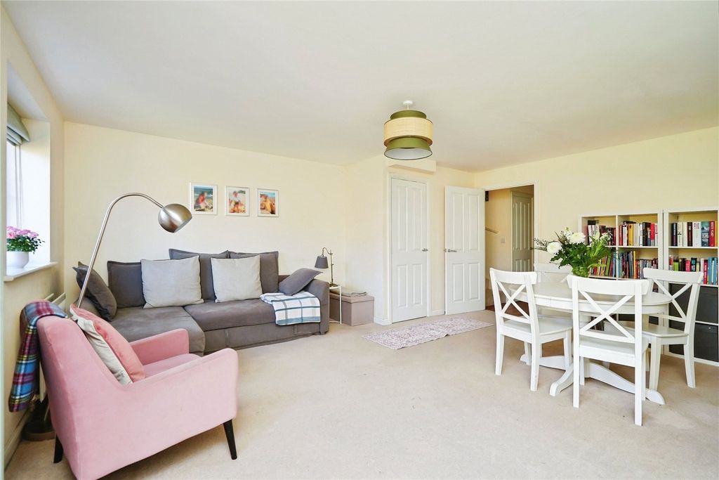 Property photo 2 of 27 Picture No. 20