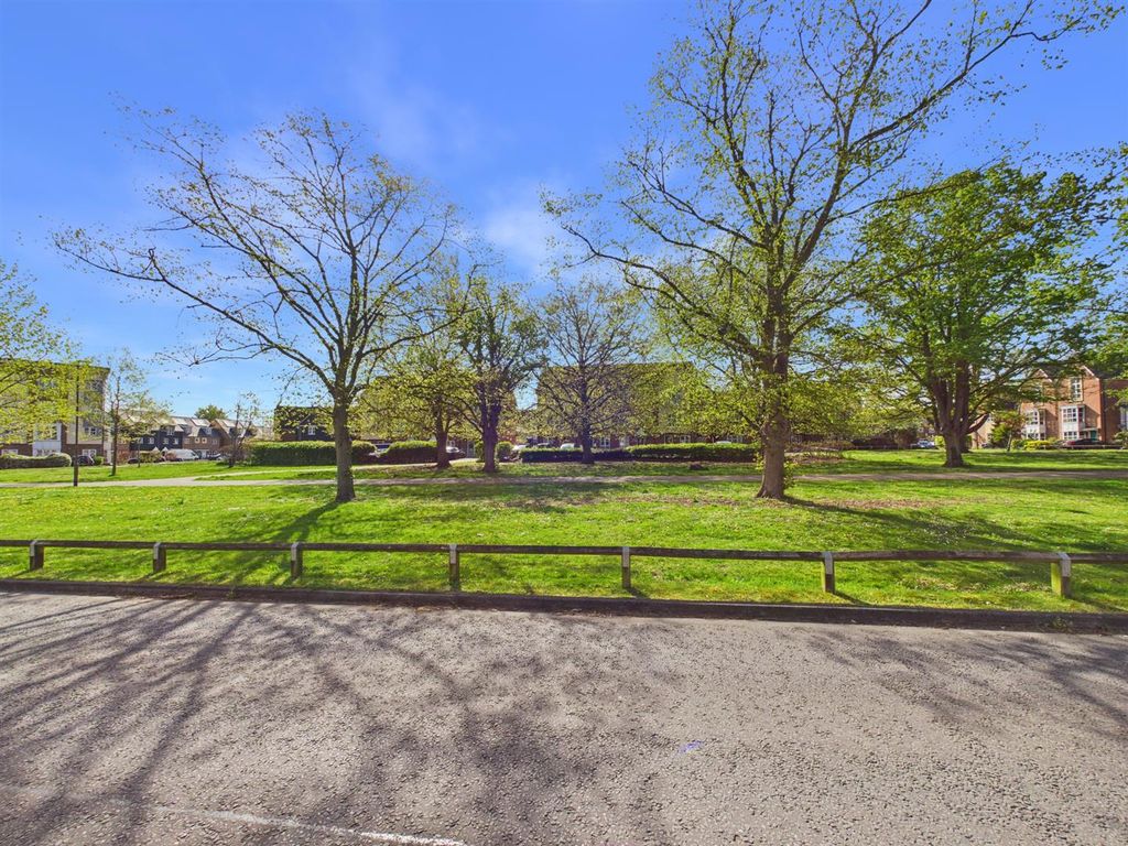 Property photo 2 of 19 Cam02435G0-Pr0230-Still003.Jpg