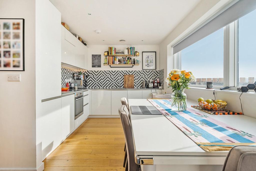 Property photo 2 of 16 Picture 2