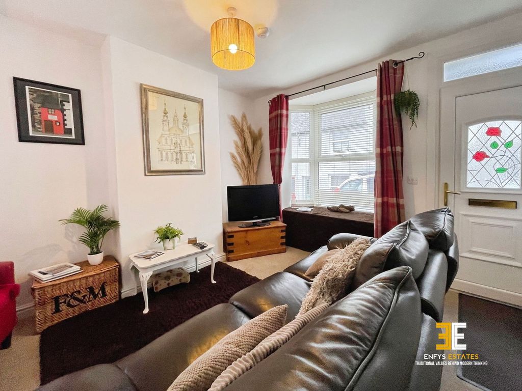 Property photo 2 of 23