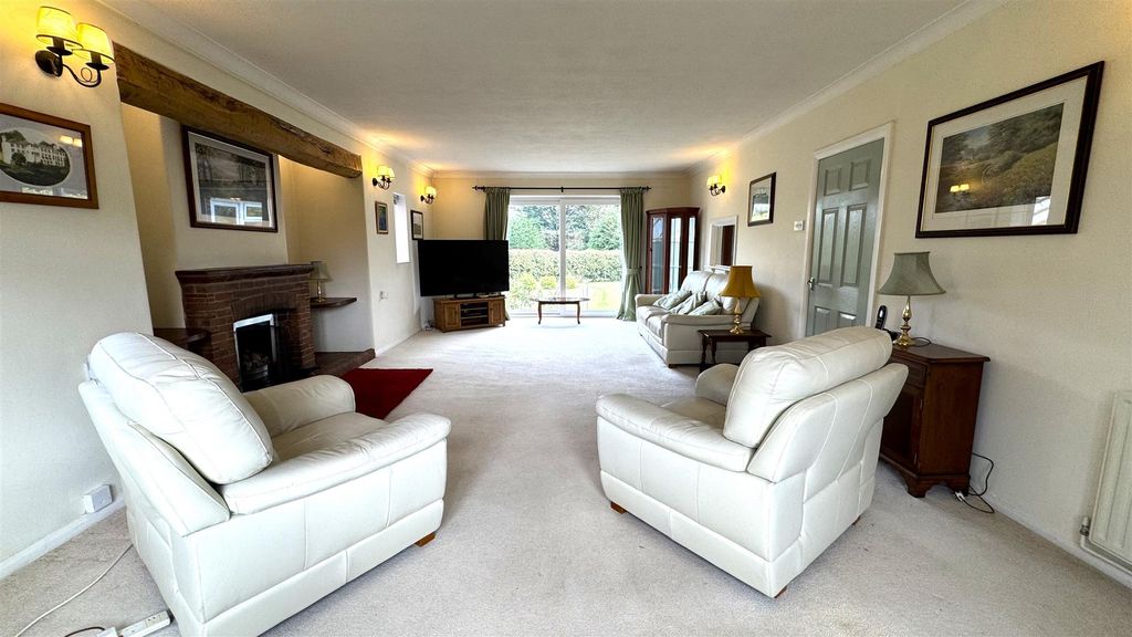 Property photo 2 of 28 Lounge (1).Jpg