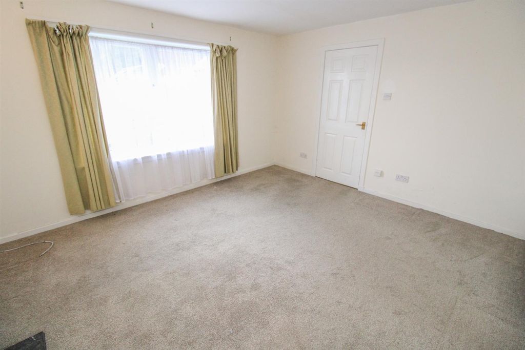 Property photo 2 of 20 Lounge