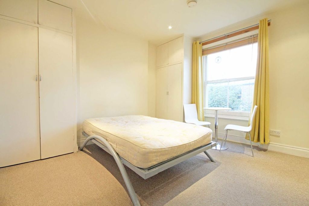 Property photo 2 of 3