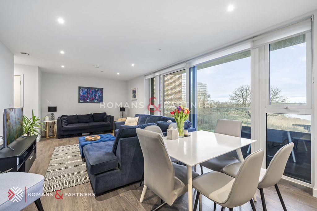 Property photo 3 of 12