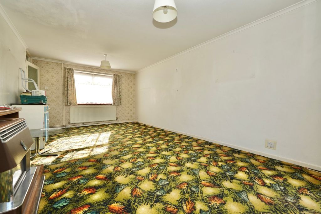 Property photo 3 of 11