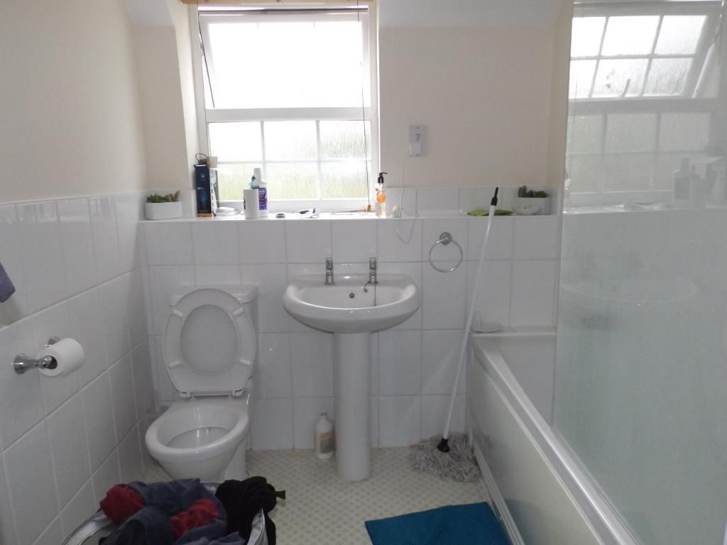 Property photo 3 of 4 Bathroom