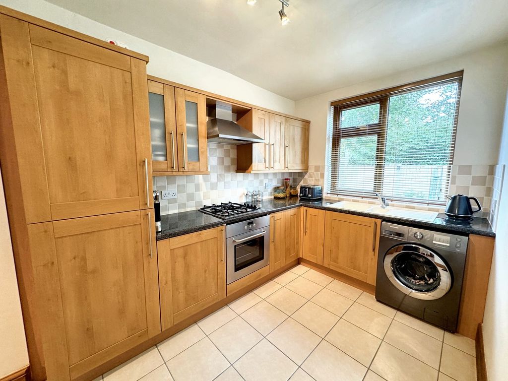 Property photo 2 of 21