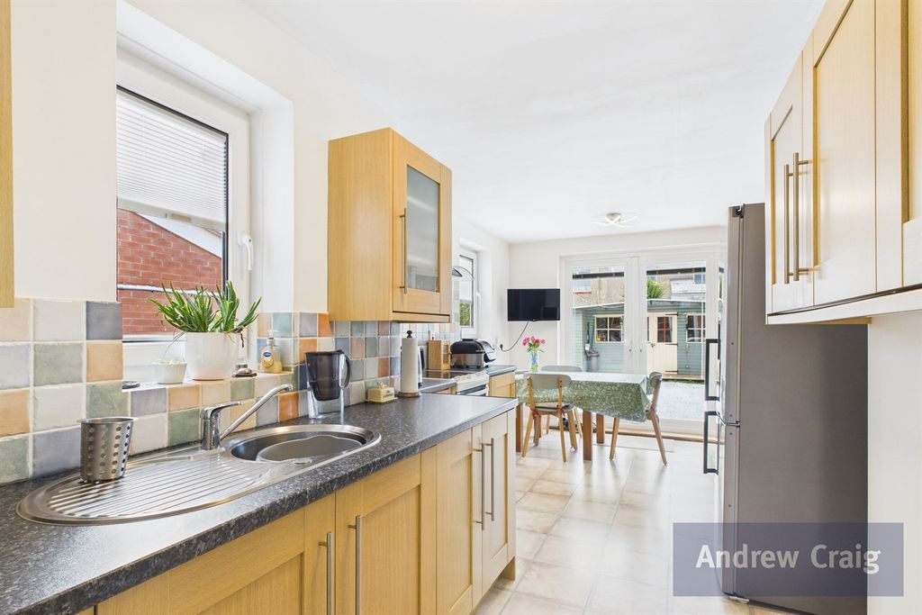 Property photo 2 of 20 Kitchen Breakfast Room