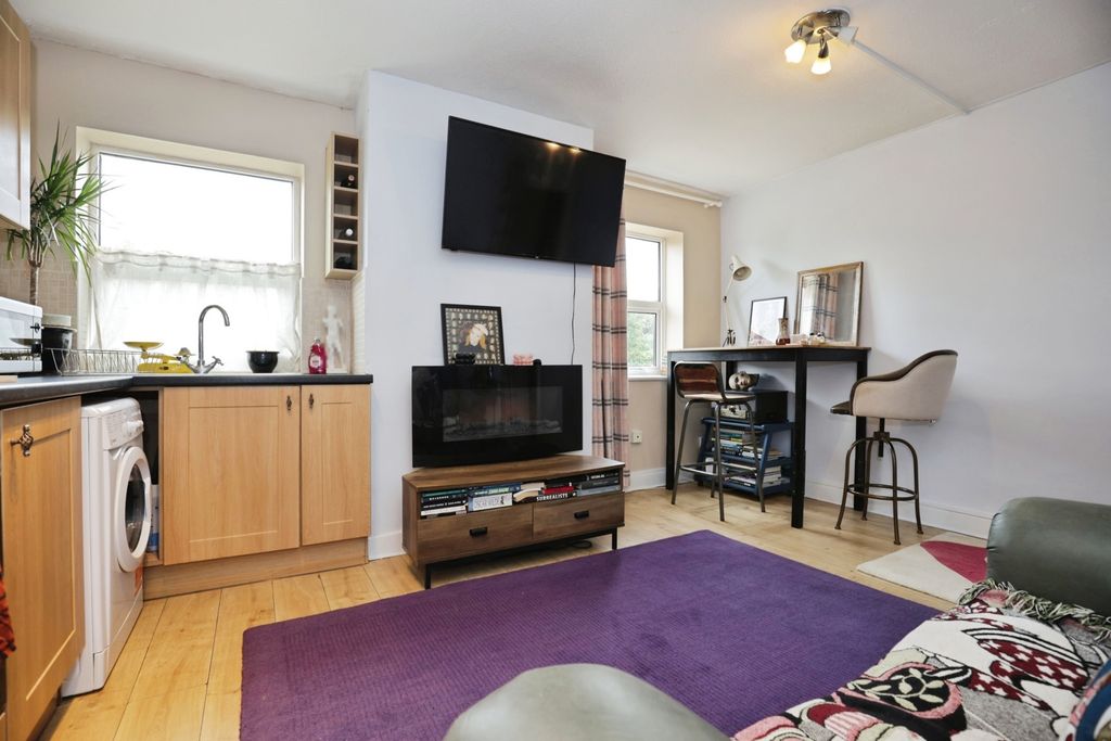 Property photo 3 of 12 Photo