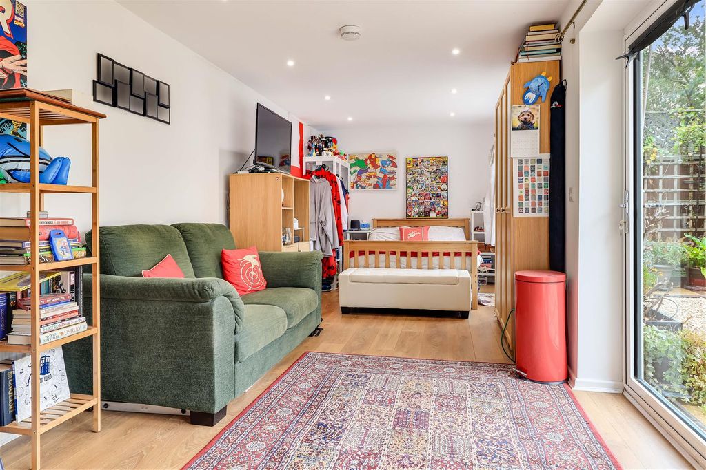 Property photo 3 of 18 Img (13).Jpg