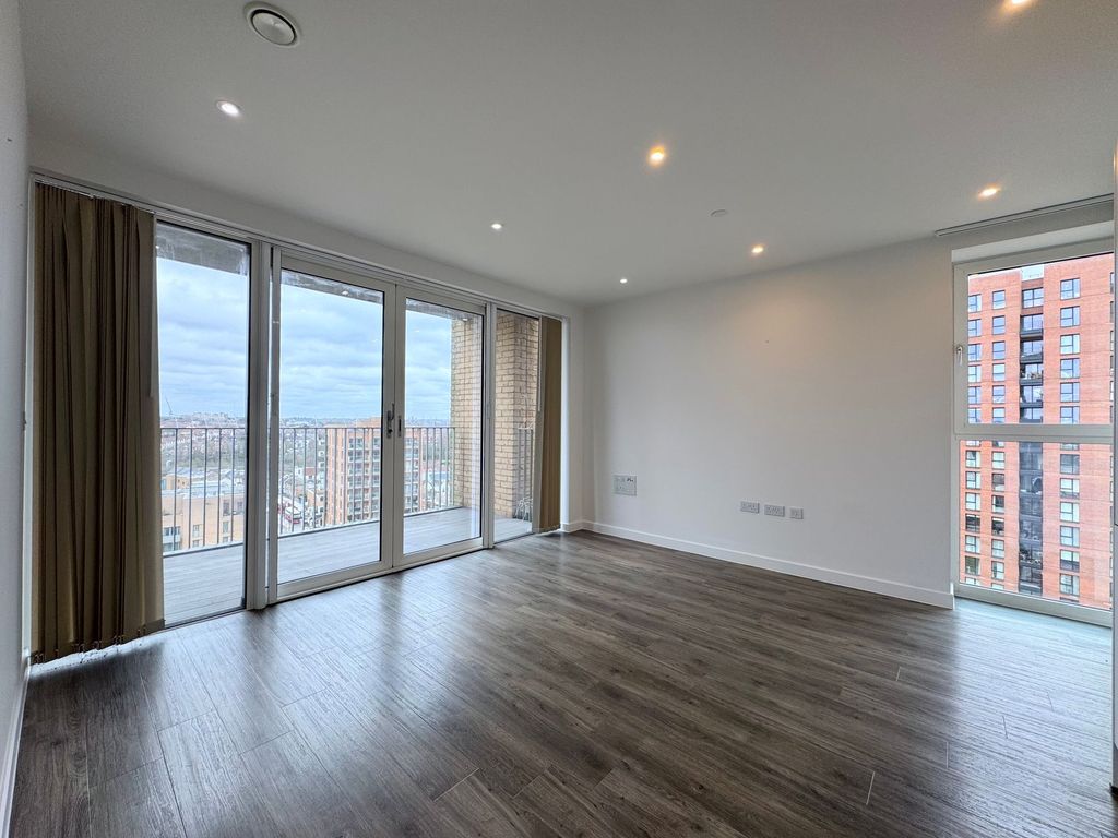 Property photo 2 of 15 Open Plan Lounge/Kitchen/Dining Area